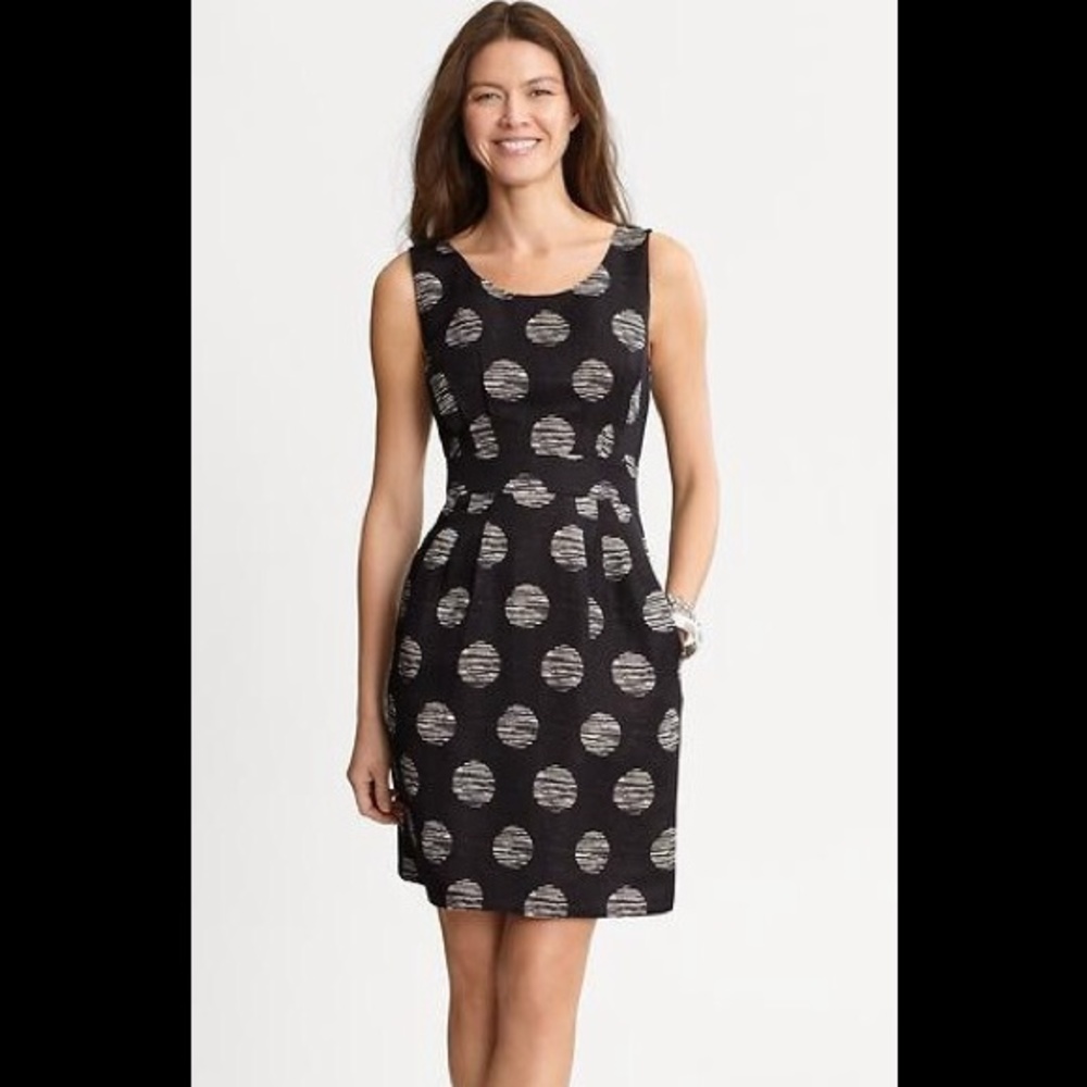 🎉HOST PICK🎉Banana Republic Polka dress w/pockets